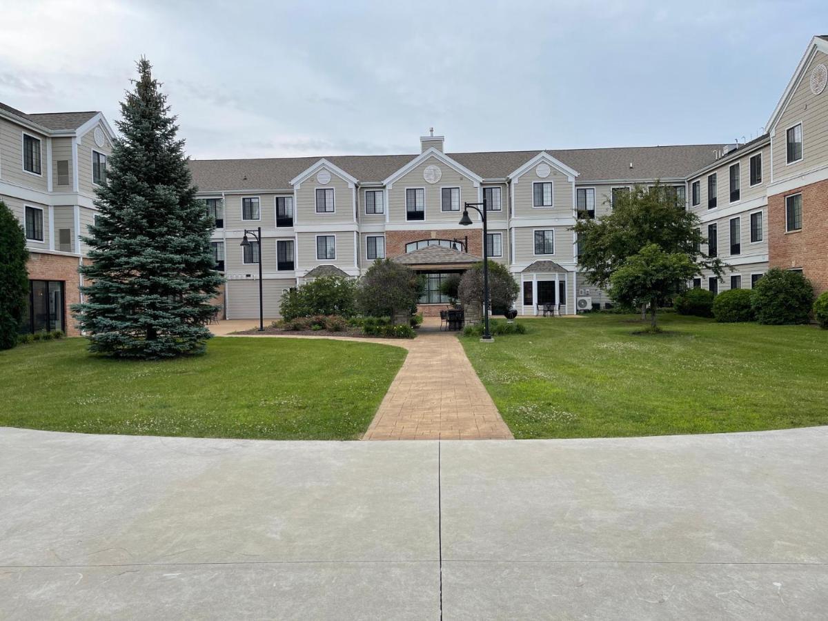 Staybridge Suites Milwaukee West-Oconomowoc By Ihg Екстериор снимка