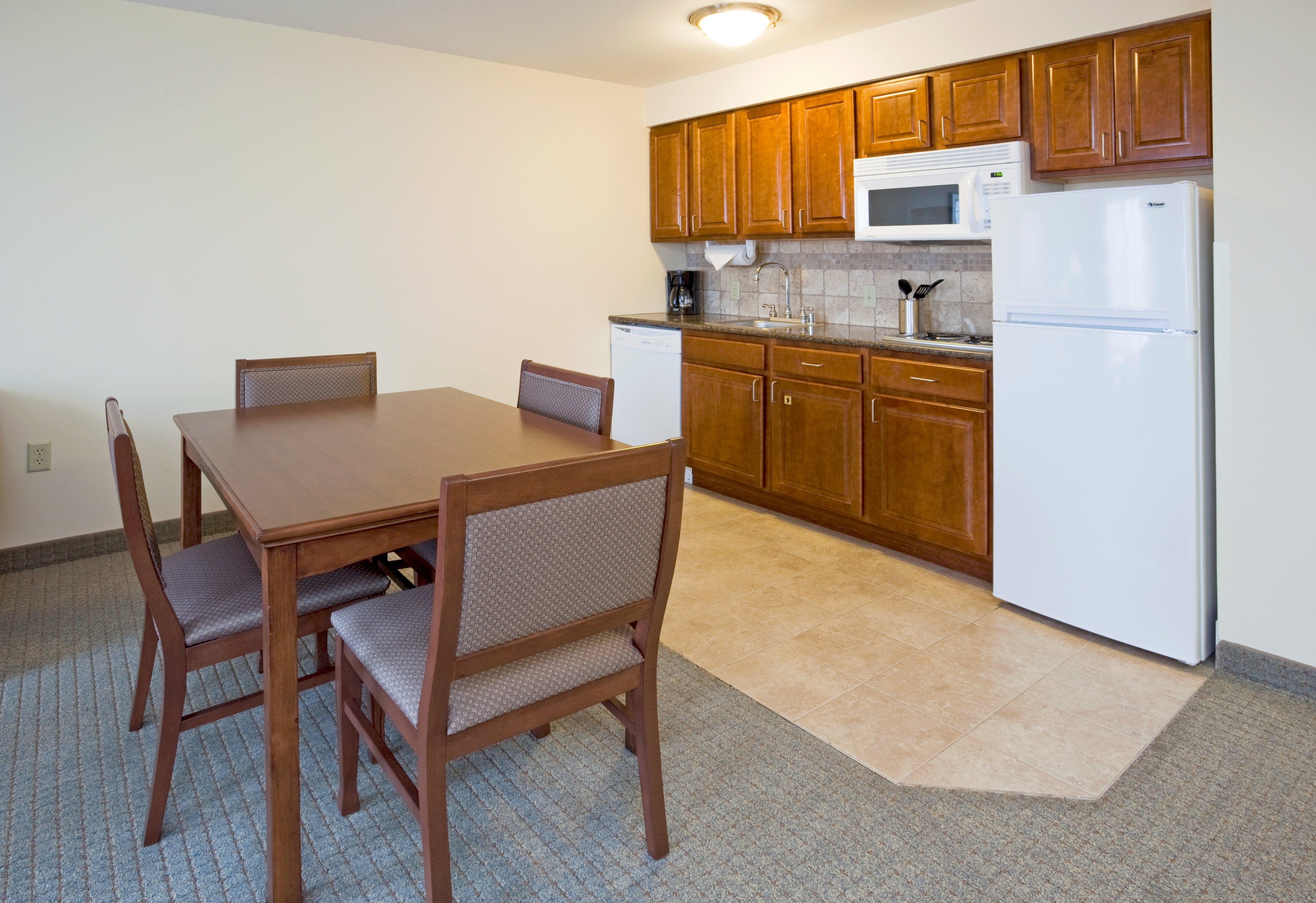 Staybridge Suites Milwaukee West-Oconomowoc By Ihg Екстериор снимка