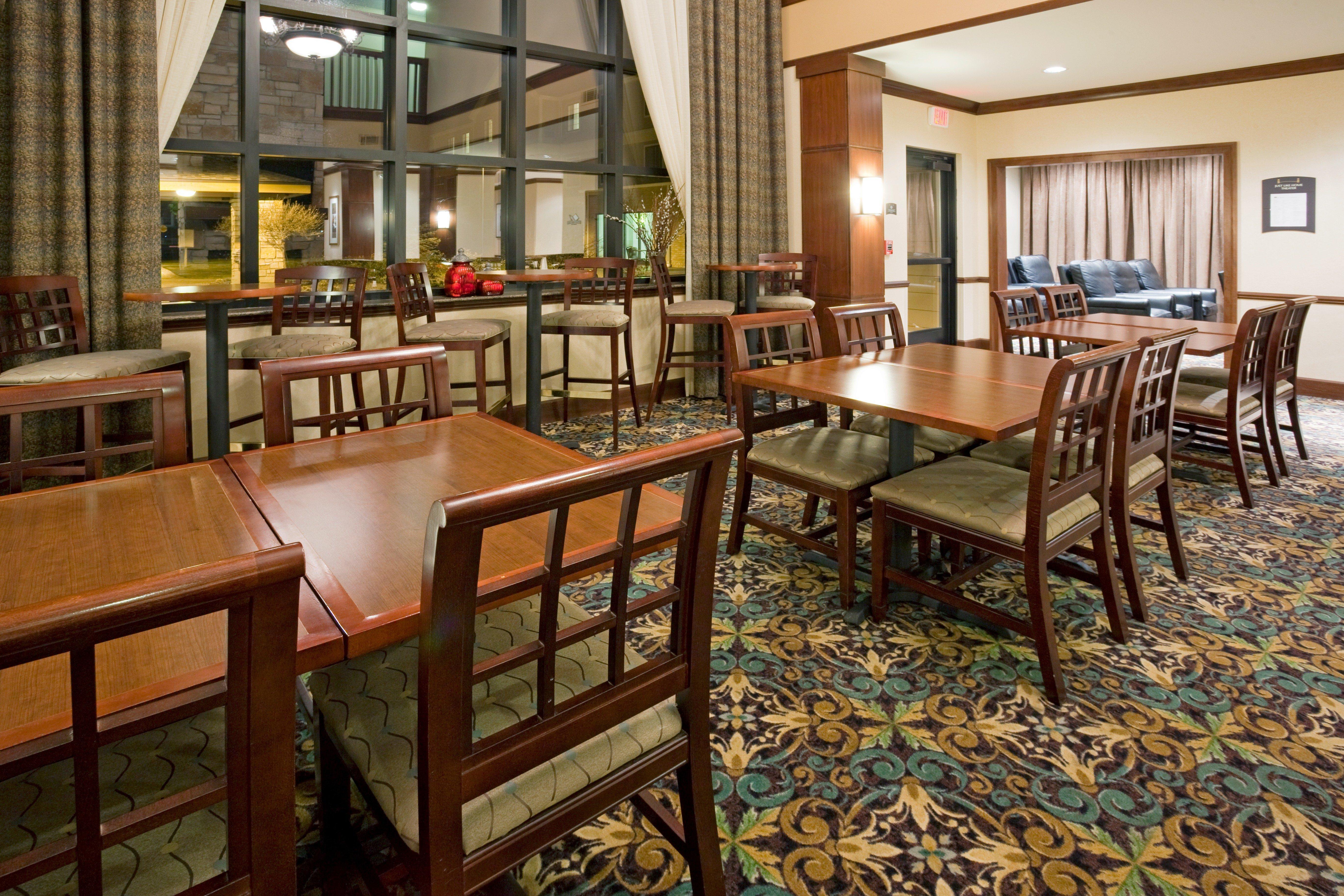 Staybridge Suites Milwaukee West-Oconomowoc By Ihg Екстериор снимка