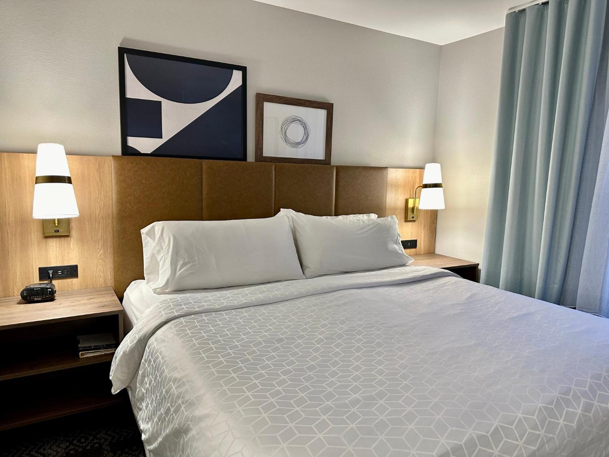 Staybridge Suites Milwaukee West-Oconomowoc By Ihg Екстериор снимка