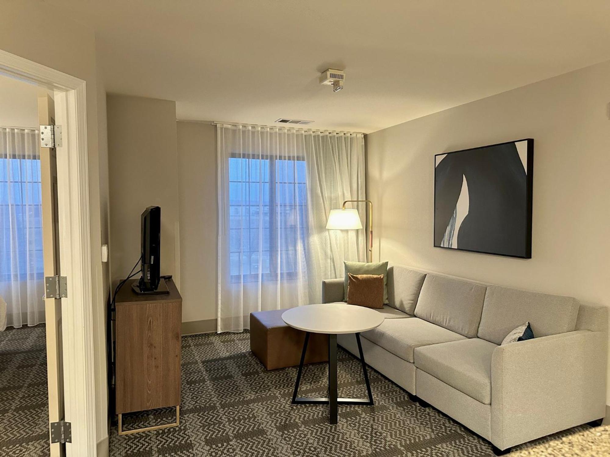 Staybridge Suites Milwaukee West-Oconomowoc By Ihg Екстериор снимка