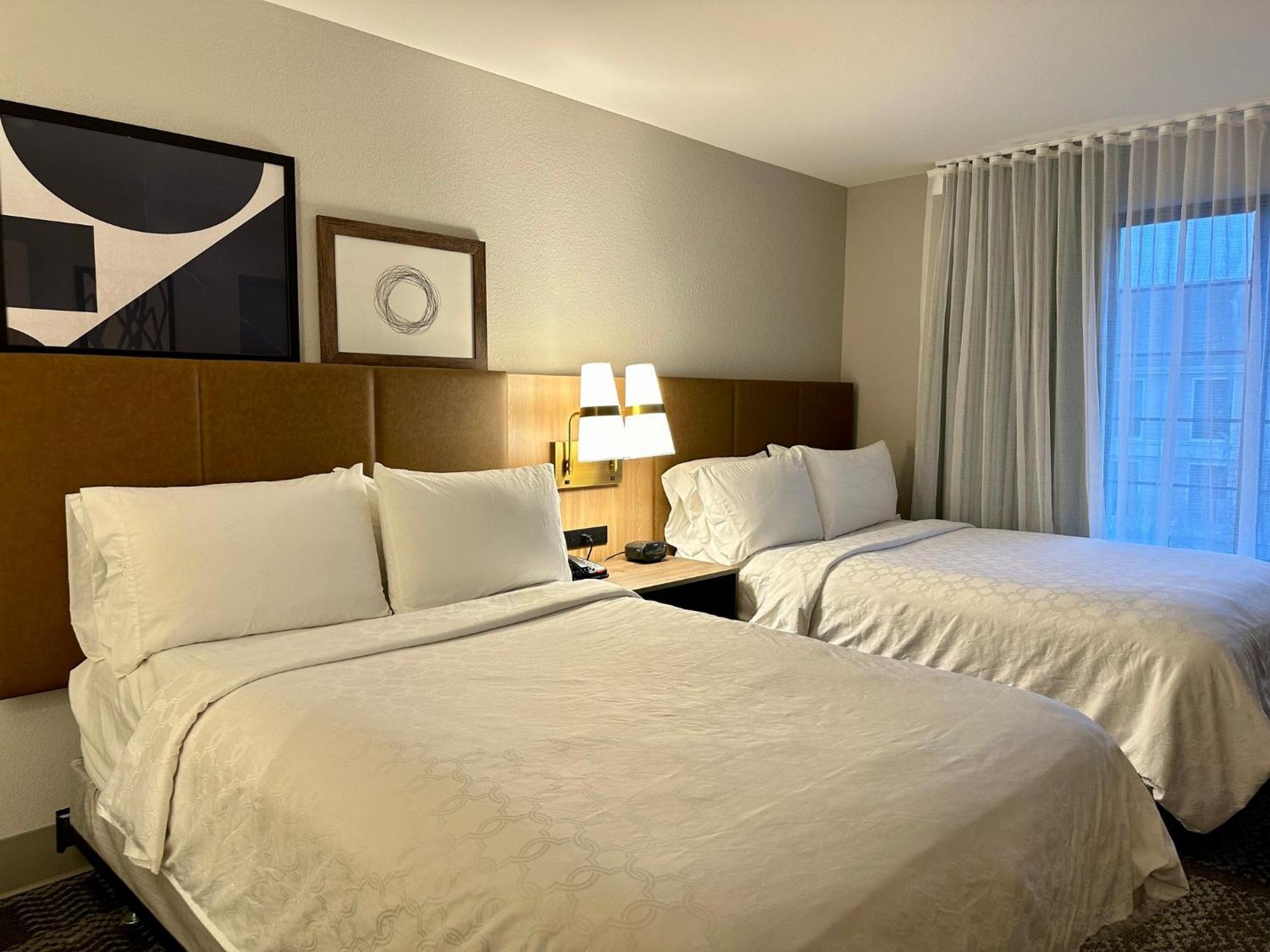 Staybridge Suites Milwaukee West-Oconomowoc By Ihg Екстериор снимка