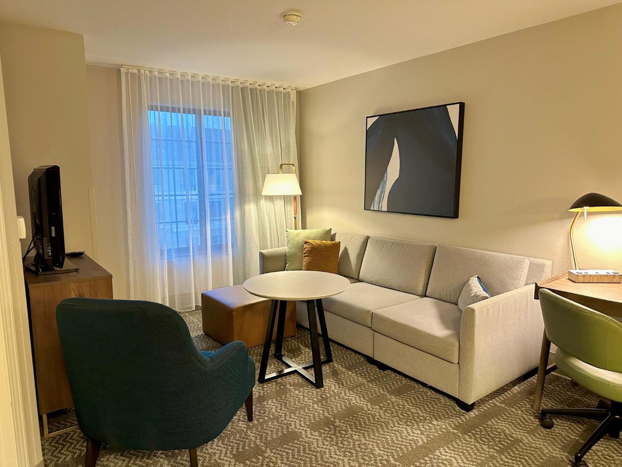 Staybridge Suites Milwaukee West-Oconomowoc By Ihg Екстериор снимка