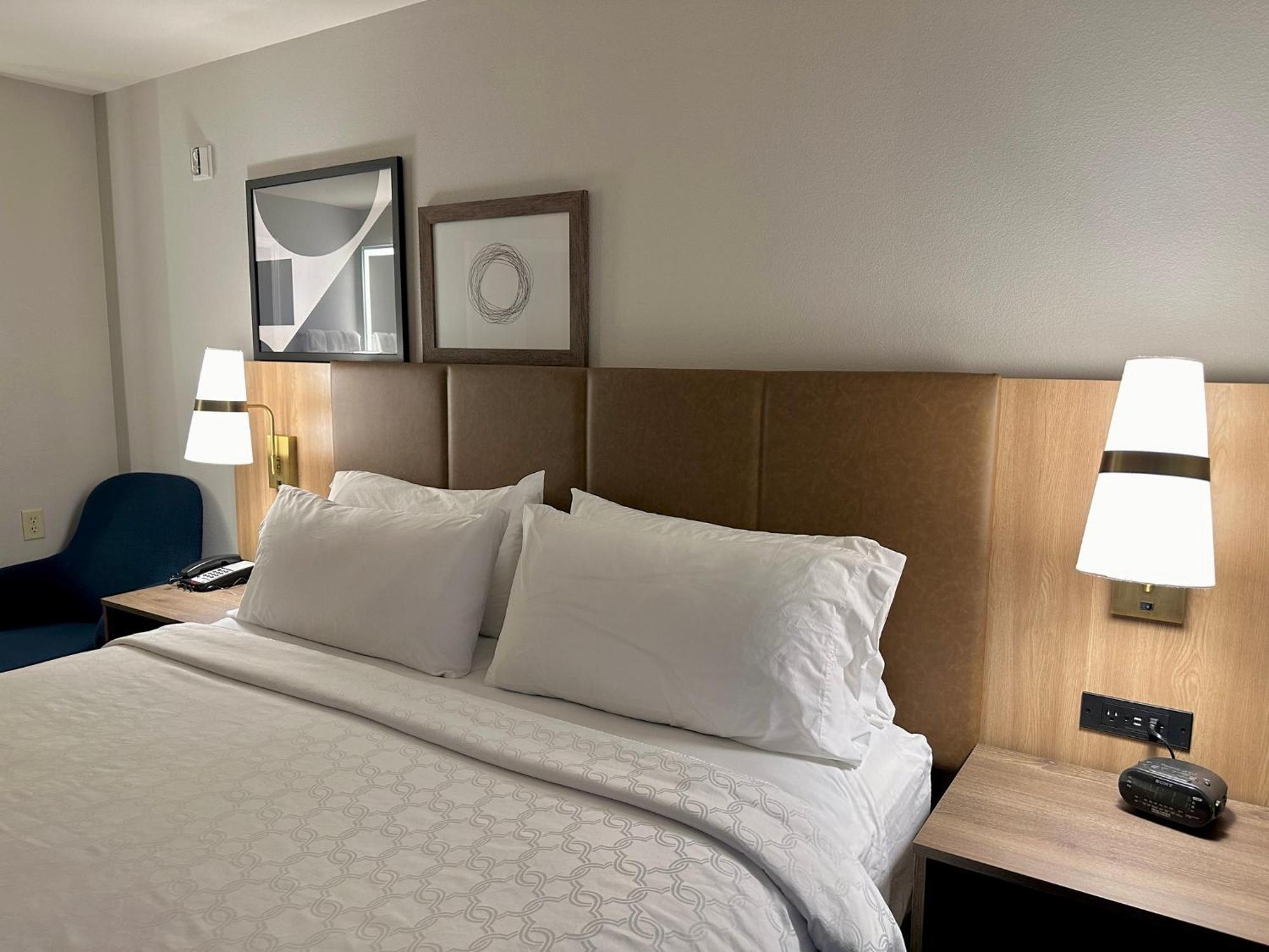 Staybridge Suites Milwaukee West-Oconomowoc By Ihg Екстериор снимка