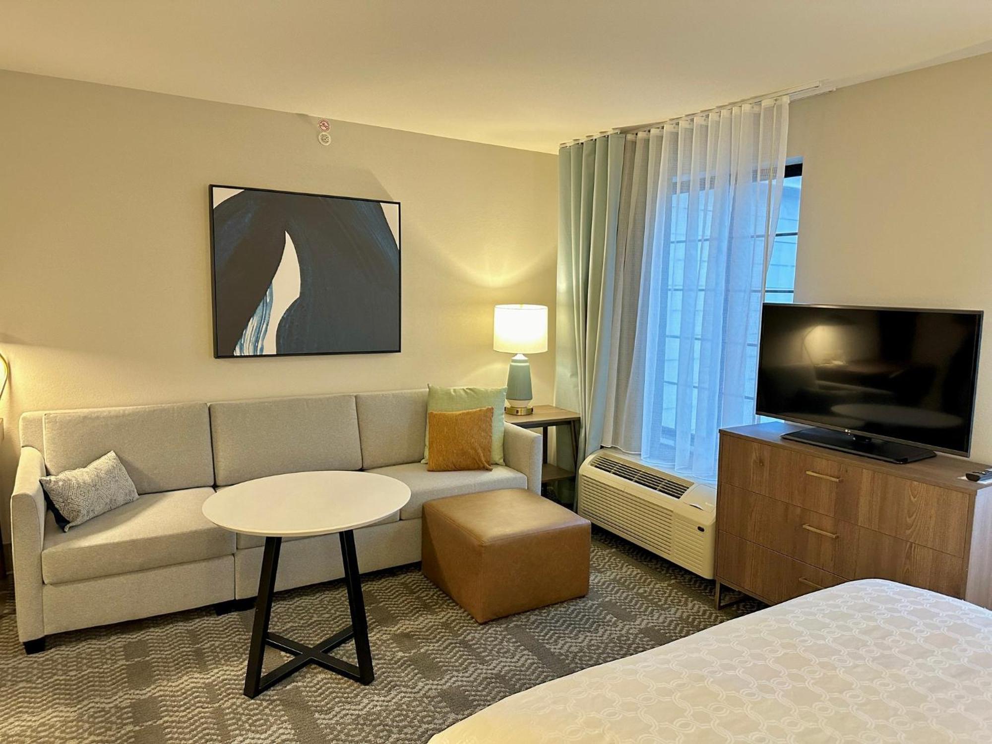 Staybridge Suites Milwaukee West-Oconomowoc By Ihg Екстериор снимка