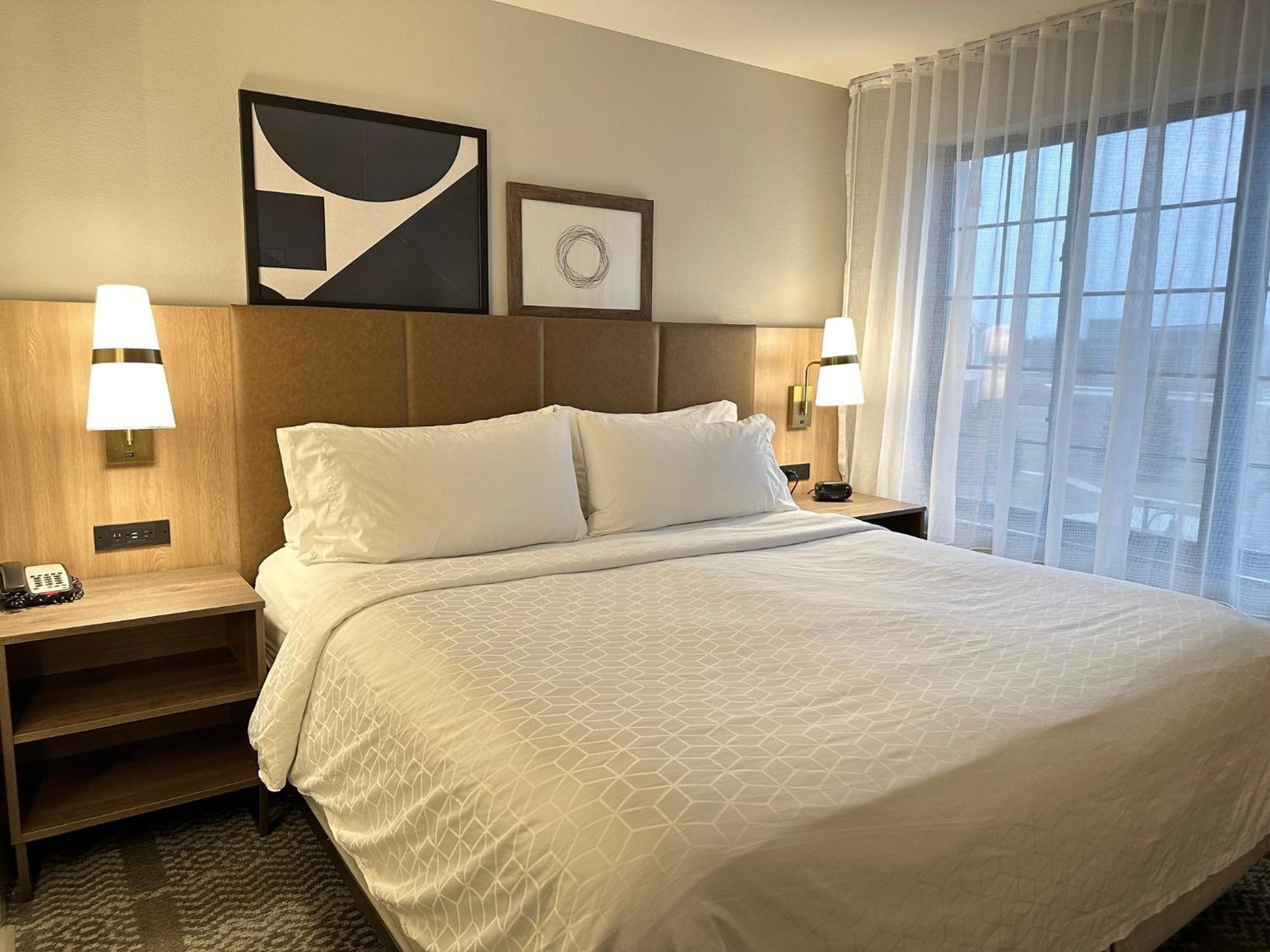 Staybridge Suites Milwaukee West-Oconomowoc By Ihg Екстериор снимка