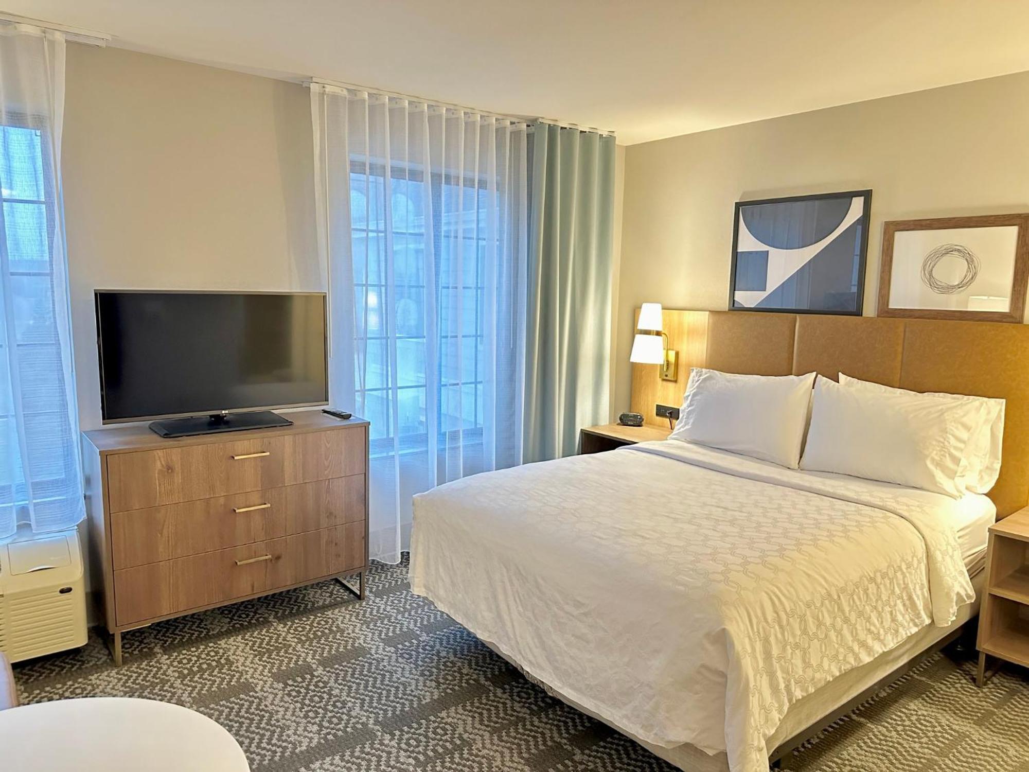 Staybridge Suites Milwaukee West-Oconomowoc By Ihg Екстериор снимка