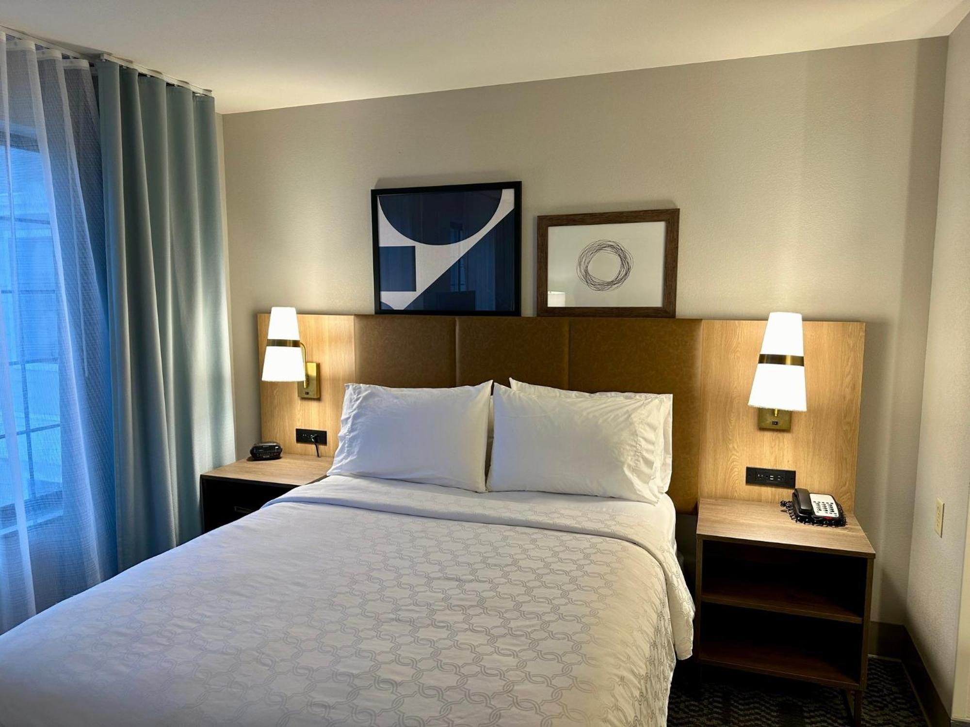 Staybridge Suites Milwaukee West-Oconomowoc By Ihg Екстериор снимка