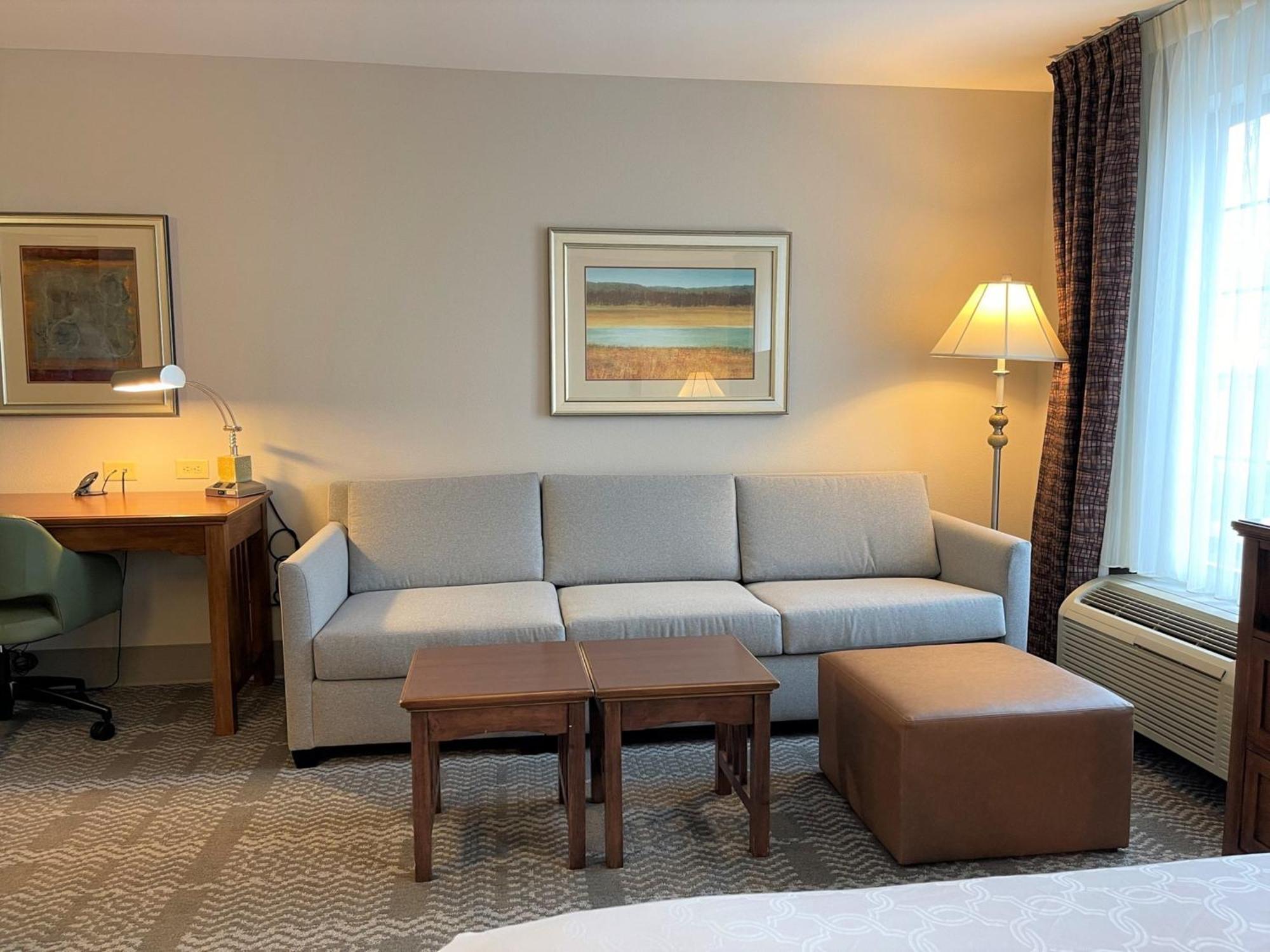 Staybridge Suites Milwaukee West-Oconomowoc By Ihg Екстериор снимка