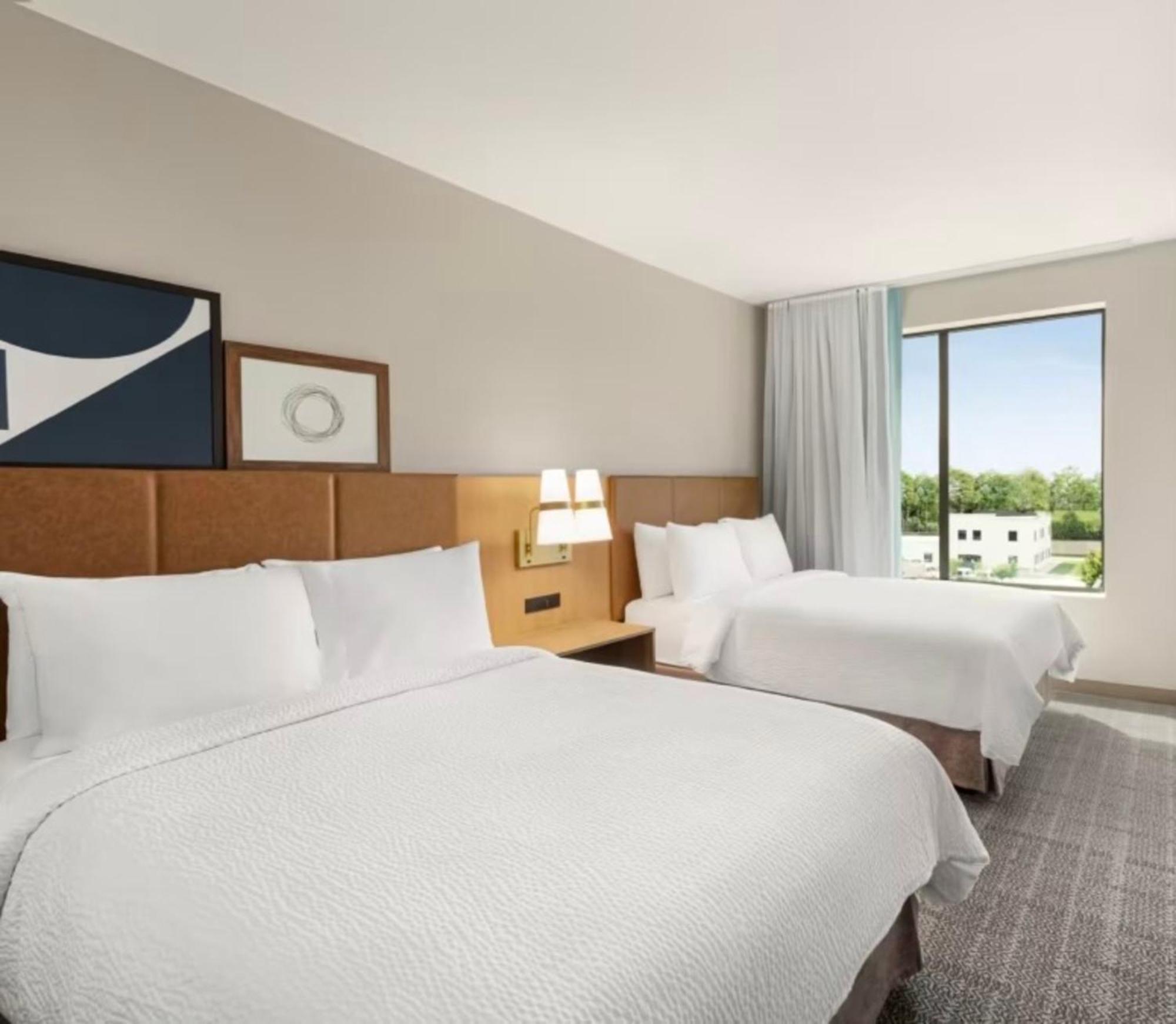 Staybridge Suites Milwaukee West-Oconomowoc By Ihg Екстериор снимка