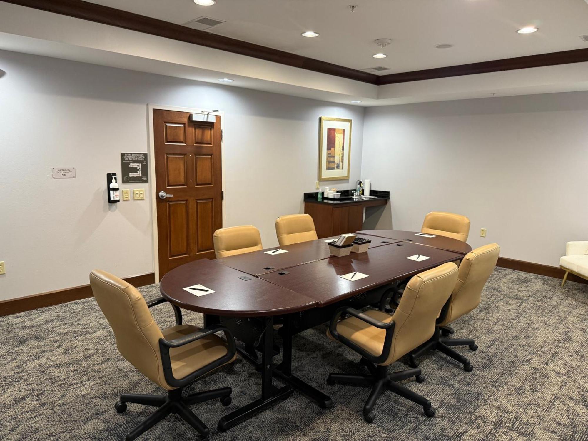 Staybridge Suites Milwaukee West-Oconomowoc By Ihg Екстериор снимка
